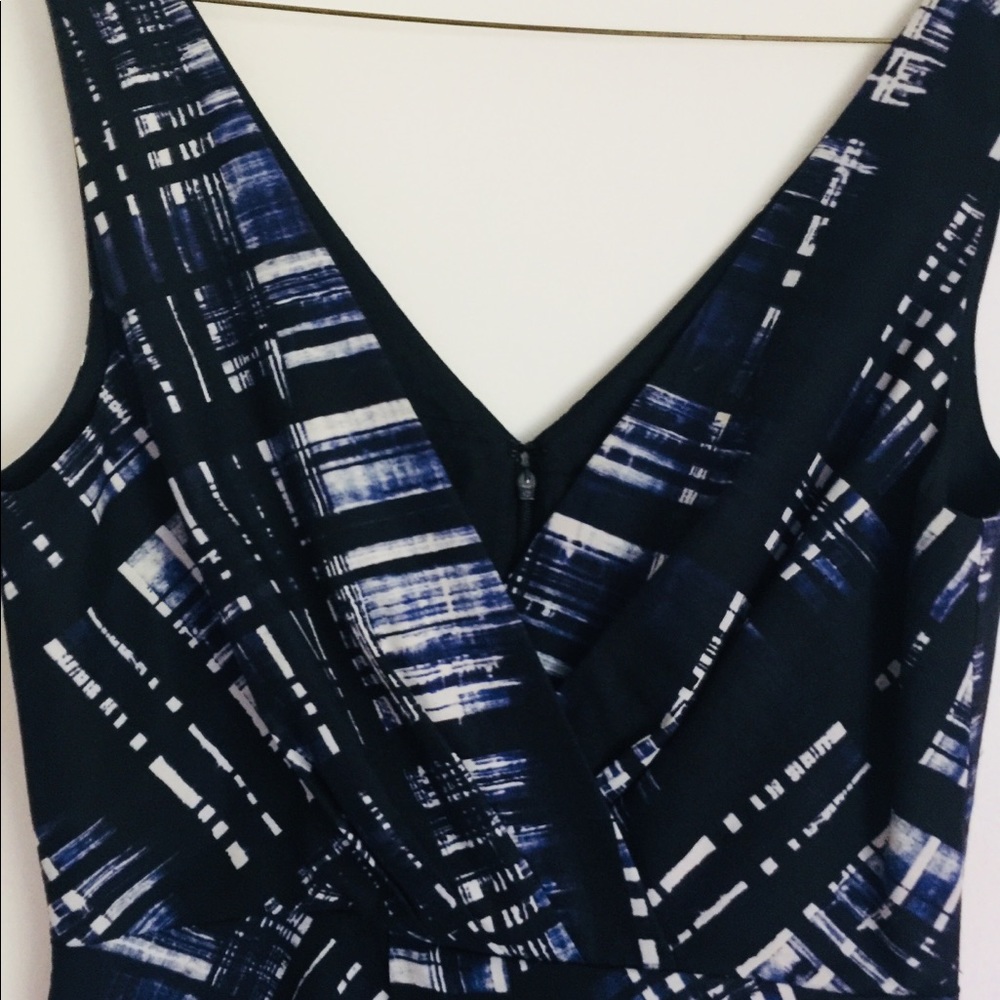 Banana Republic sleeveless dress v-neck